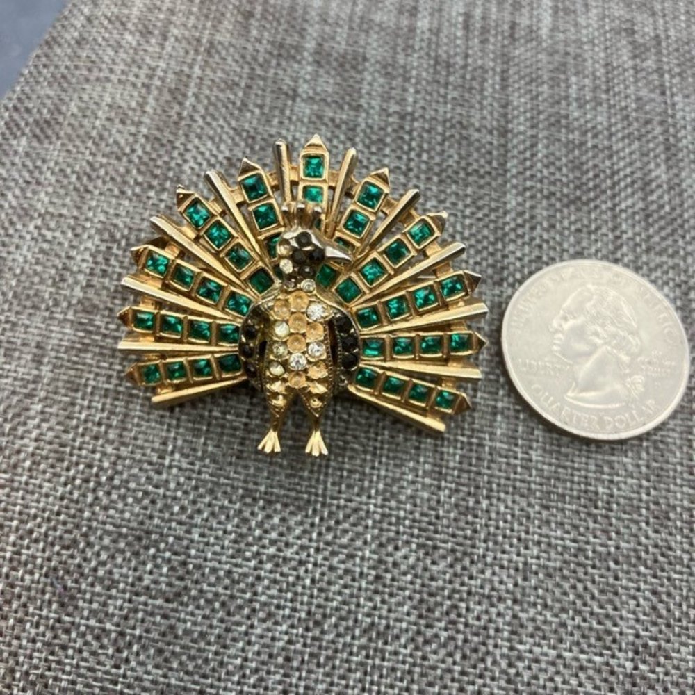 Vintage Scarf Clip As Is Peacock Gold Emerald Green Clear Rhinestone Retro Bird - Picture 1 of 11